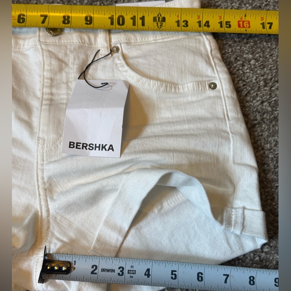 NWT Women’s Bershka White Jean Shorts High-Waisted - Picture 4 of 6